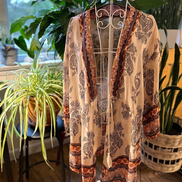 Xhilaration Kimono - Picture 1 of 7